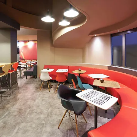 Ibis Centre Gare Hotel 3*