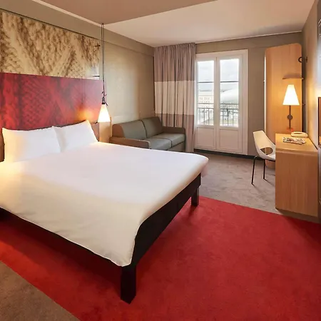 Ibis Centre Gare Hotel 3*