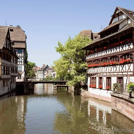 Ibis Centre Gare Hotel 3*