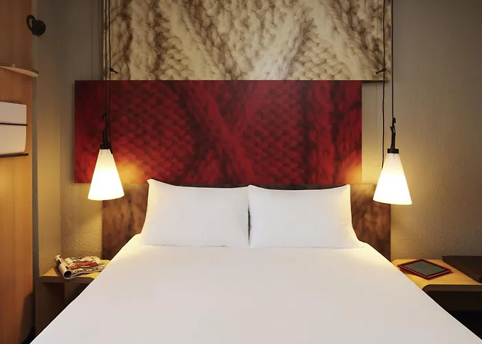 Ibis Centre Gare Hotel 3*